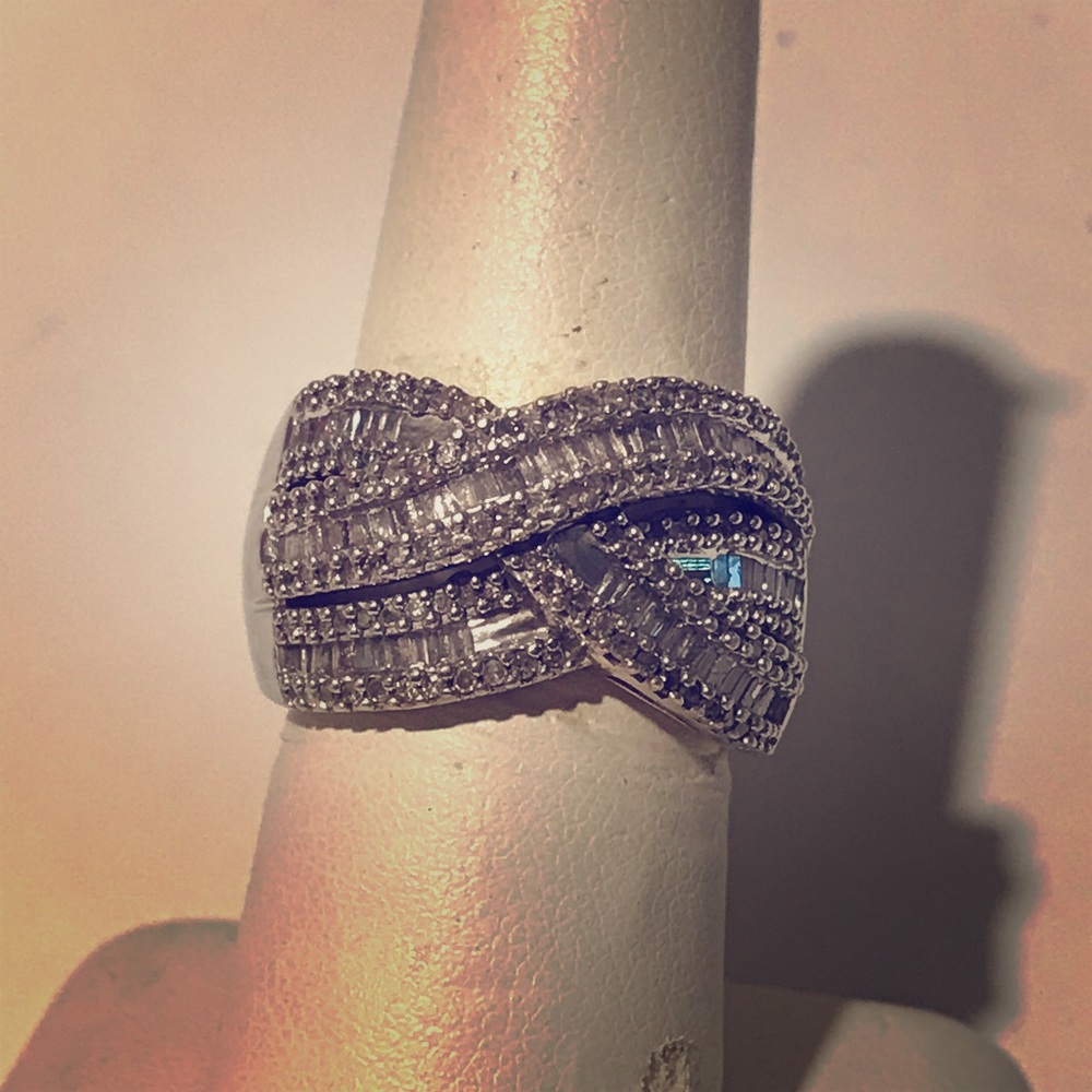 Timeless 1ct diamond twist ring Wedding engagement